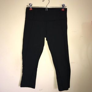 LULULEMON | CROPPED LEGGINGS